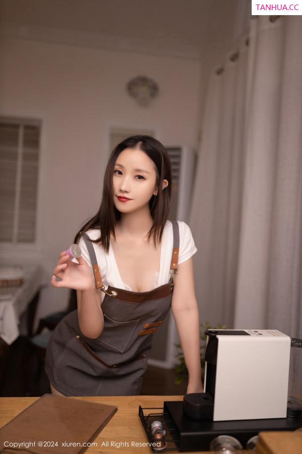   [XiuRen]高清写真图 2024.10.23 No.9335 杏子Yada 丝袜美腿第5张图片